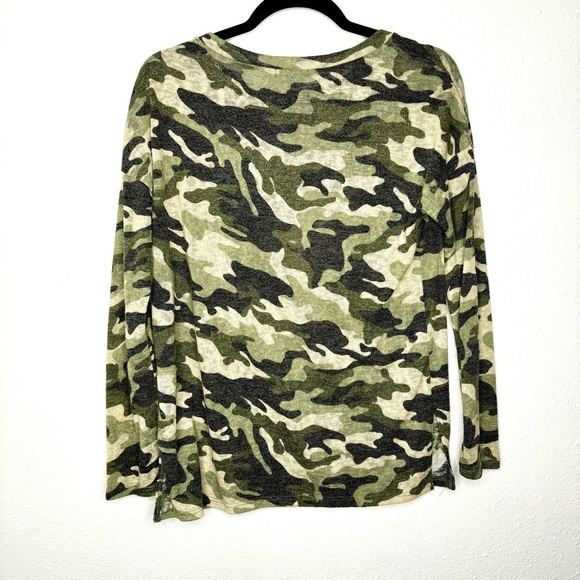 Fashion nova camo top size small - Picture 3 of 4